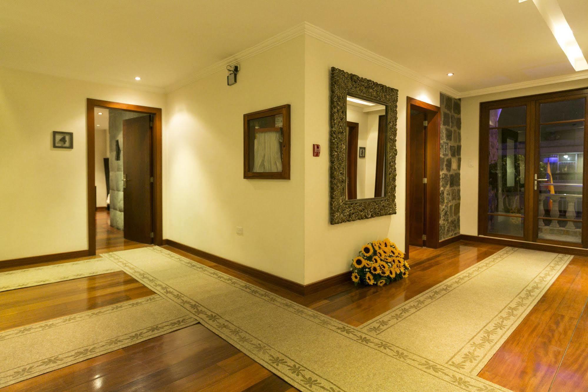 Ikala Quito Hotel Bagian luar foto